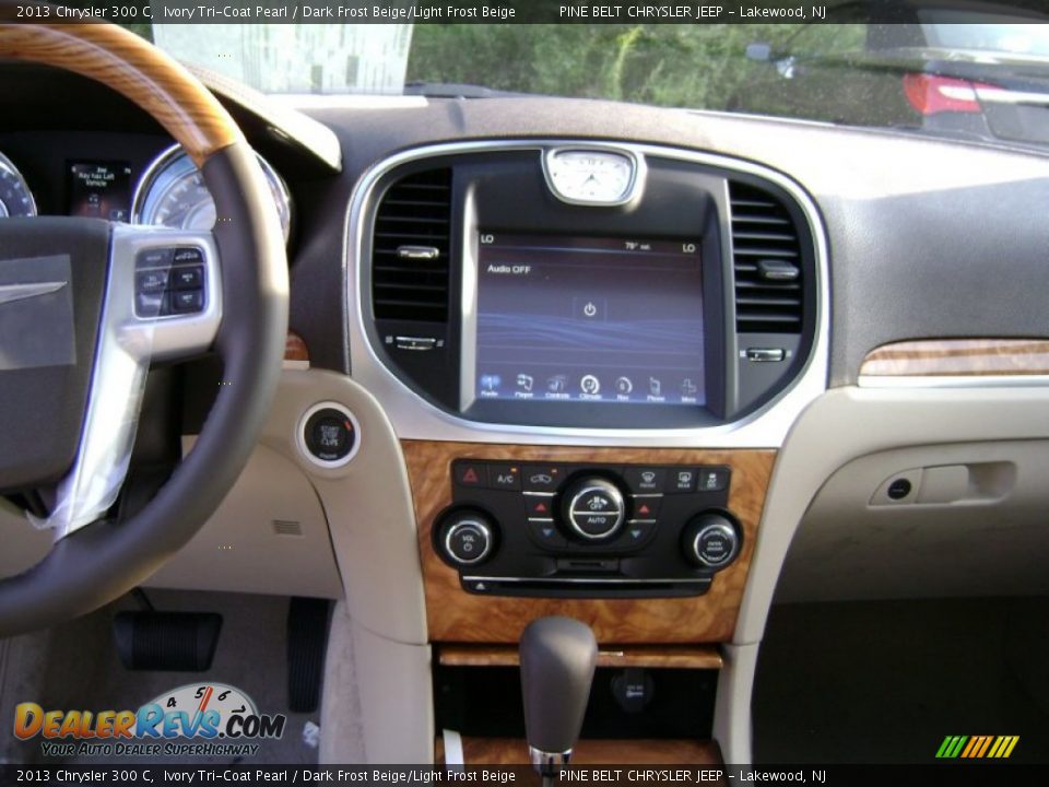Dashboard of 2013 Chrysler 300 C Photo #5