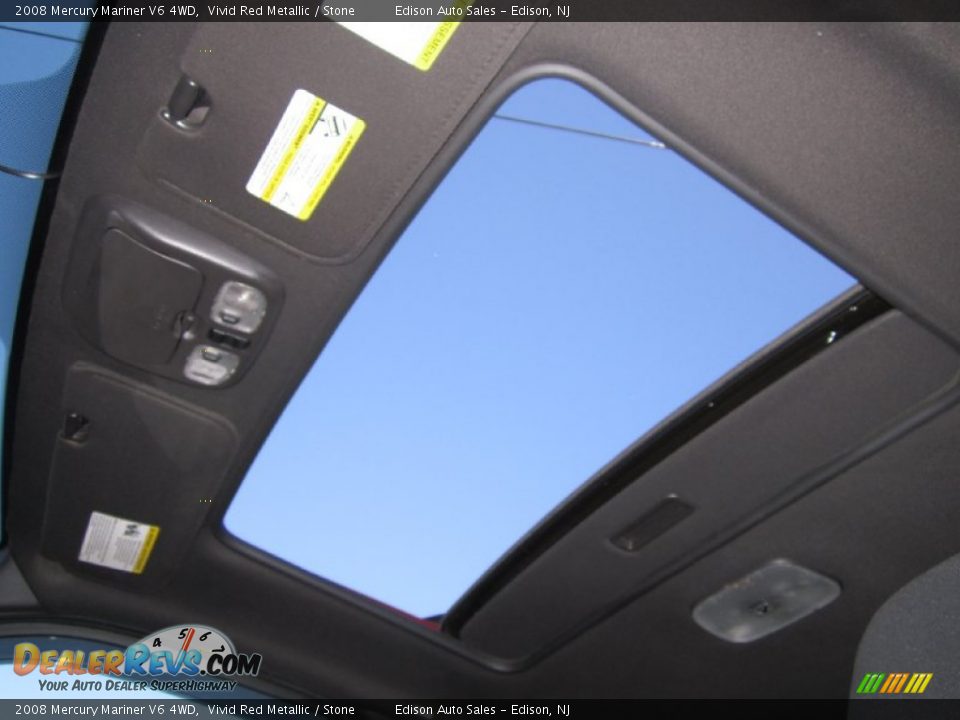 2008 Mercury Mariner V6 4WD Vivid Red Metallic / Stone Photo #19