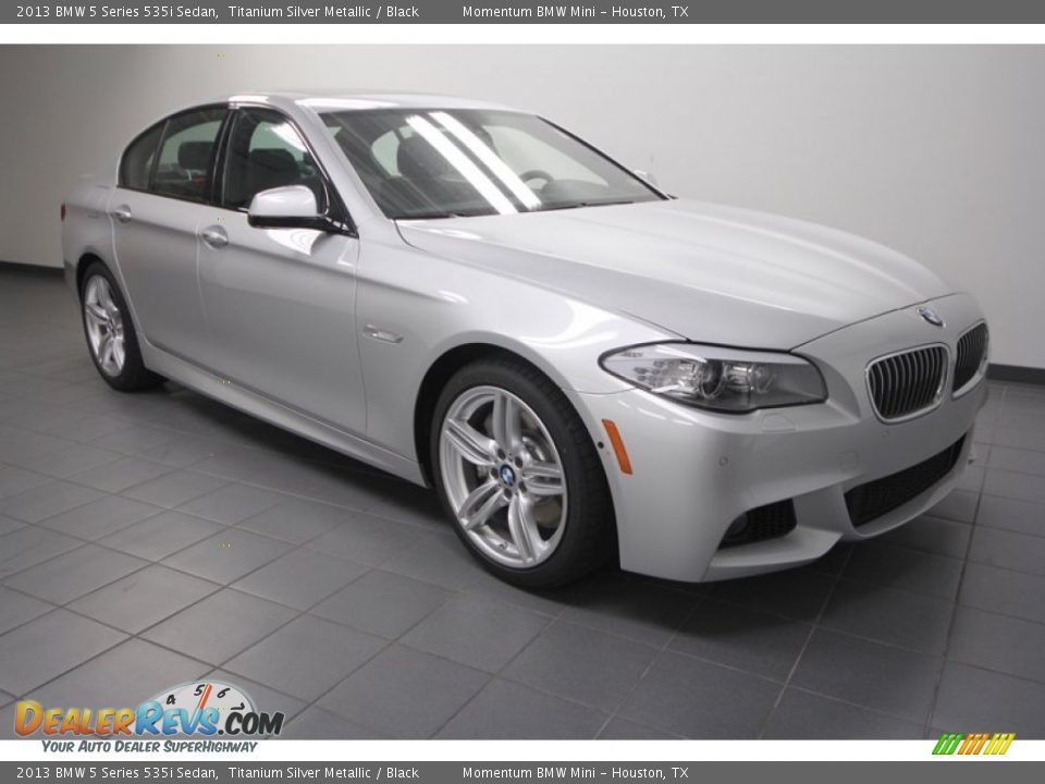 Front 3/4 View of 2013 BMW 5 Series 535i Sedan Photo #1