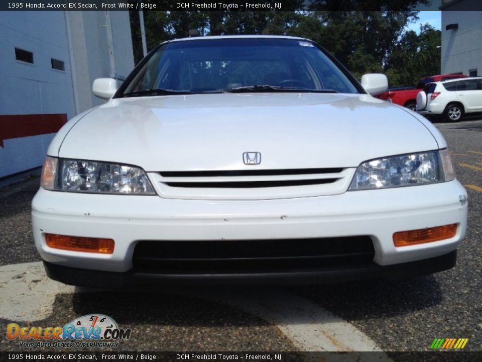 1995 Honda Accord EX Sedan Frost White / Beige Photo #2