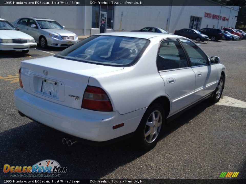 1995 Honda Accord EX Sedan Frost White / Beige Photo #5