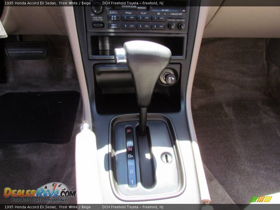 1995 Honda Accord EX Sedan Frost White / Beige Photo #13