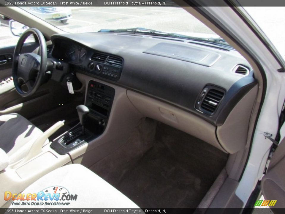 1995 Honda Accord EX Sedan Frost White / Beige Photo #26