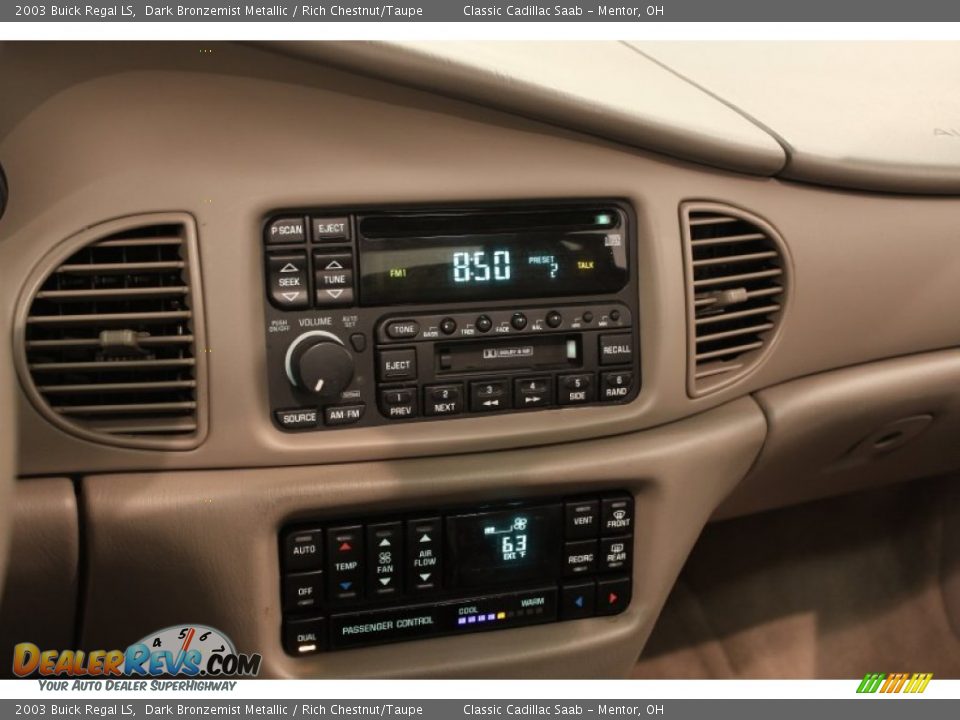 Controls of 2003 Buick Regal LS Photo #12