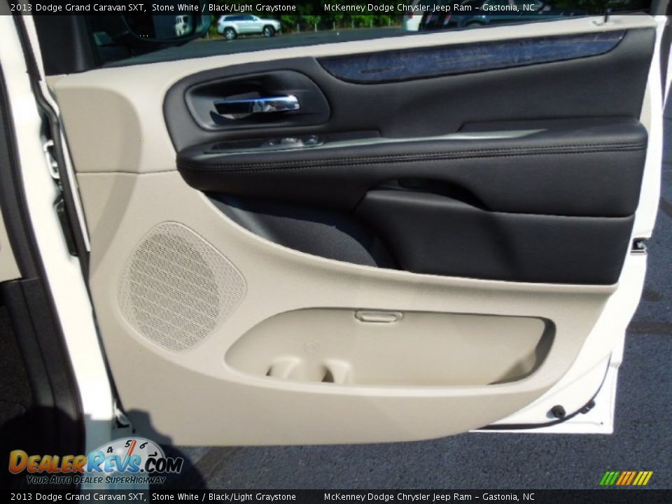 2013 Dodge Grand Caravan SXT Stone White / Black/Light Graystone Photo #23