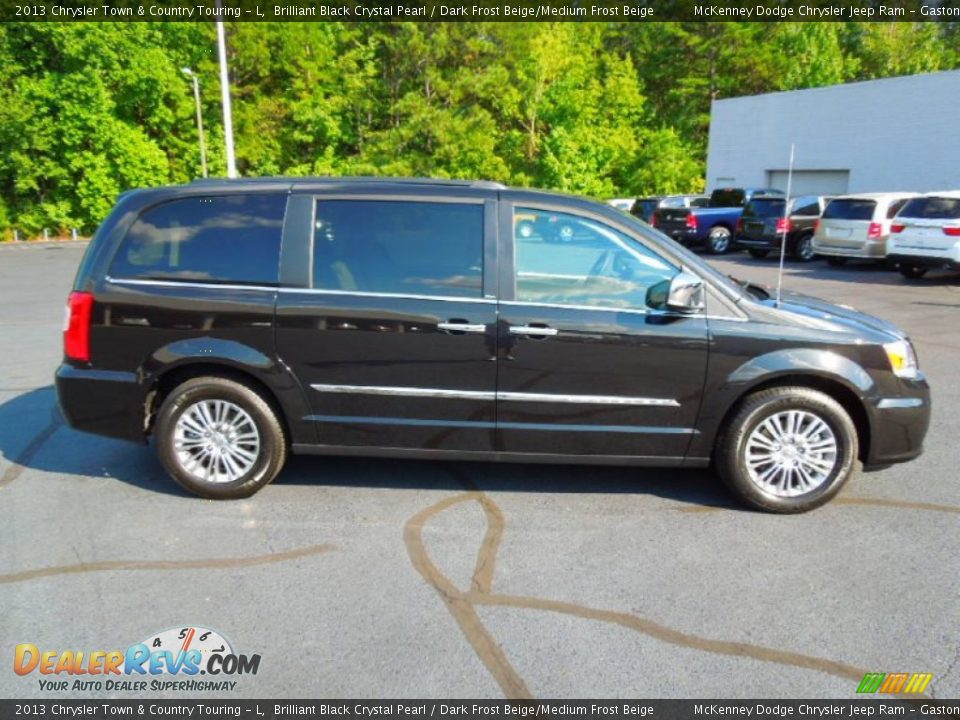 2013 Chrysler Town & Country Touring - L Brilliant Black Crystal Pearl / Dark Frost Beige/Medium Frost Beige Photo #4