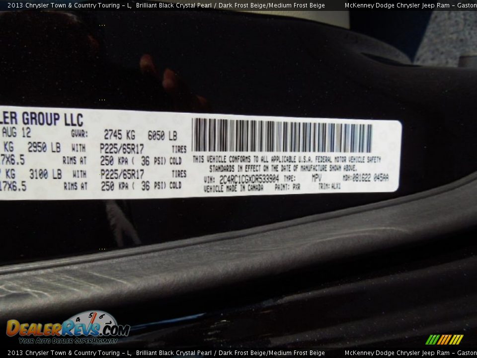 2013 Chrysler Town & Country Touring - L Brilliant Black Crystal Pearl / Dark Frost Beige/Medium Frost Beige Photo #7