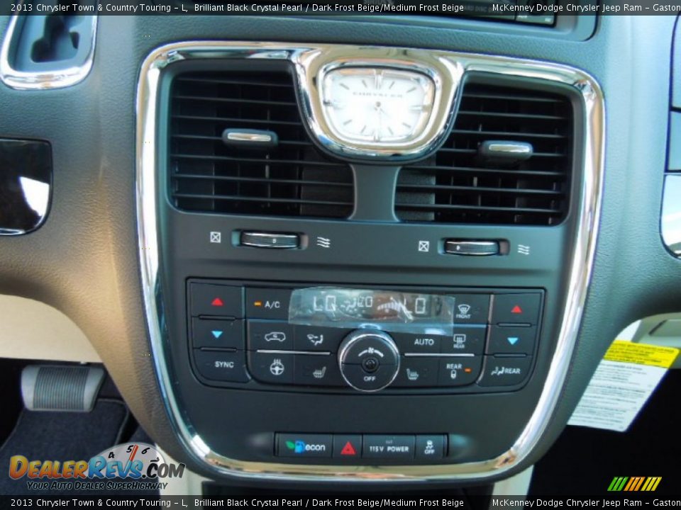 2013 Chrysler Town & Country Touring - L Brilliant Black Crystal Pearl / Dark Frost Beige/Medium Frost Beige Photo #12