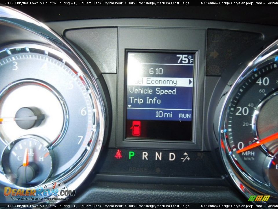 2013 Chrysler Town & Country Touring - L Brilliant Black Crystal Pearl / Dark Frost Beige/Medium Frost Beige Photo #15