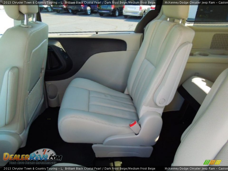 2013 Chrysler Town & Country Touring - L Brilliant Black Crystal Pearl / Dark Frost Beige/Medium Frost Beige Photo #16