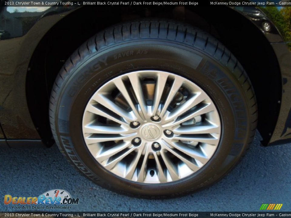 2013 Chrysler Town & Country Touring - L Brilliant Black Crystal Pearl / Dark Frost Beige/Medium Frost Beige Photo #26