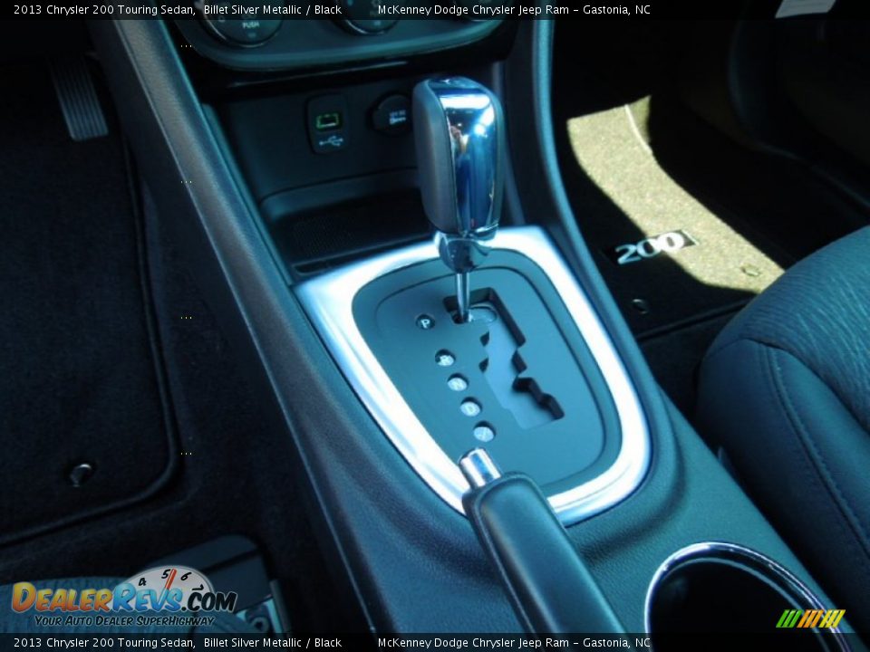 2013 Chrysler 200 Touring Sedan Billet Silver Metallic / Black Photo #11