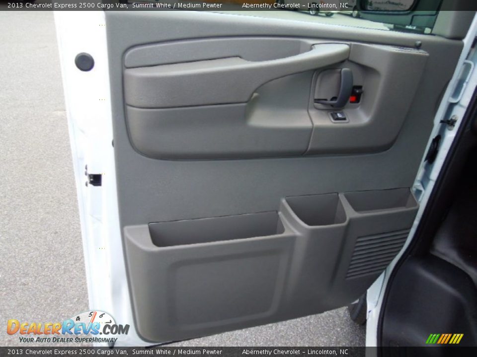 2013 Chevrolet Express 2500 Cargo Van Summit White / Medium Pewter Photo #10