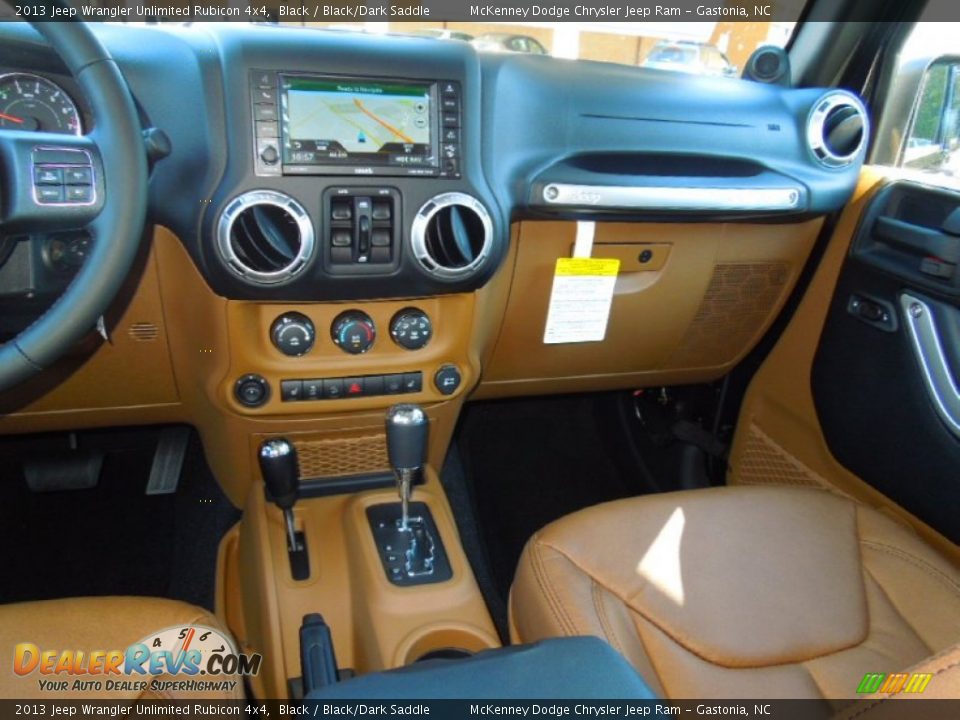 Dashboard of 2013 Jeep Wrangler Unlimited Rubicon 4x4 Photo #20