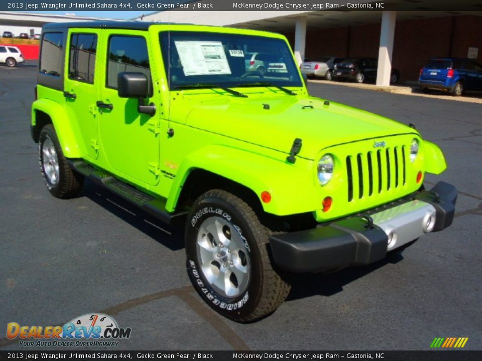 2013 Jeep Wrangler Unlimited Sahara 4x4 Gecko Green Pearl / Black Photo #1