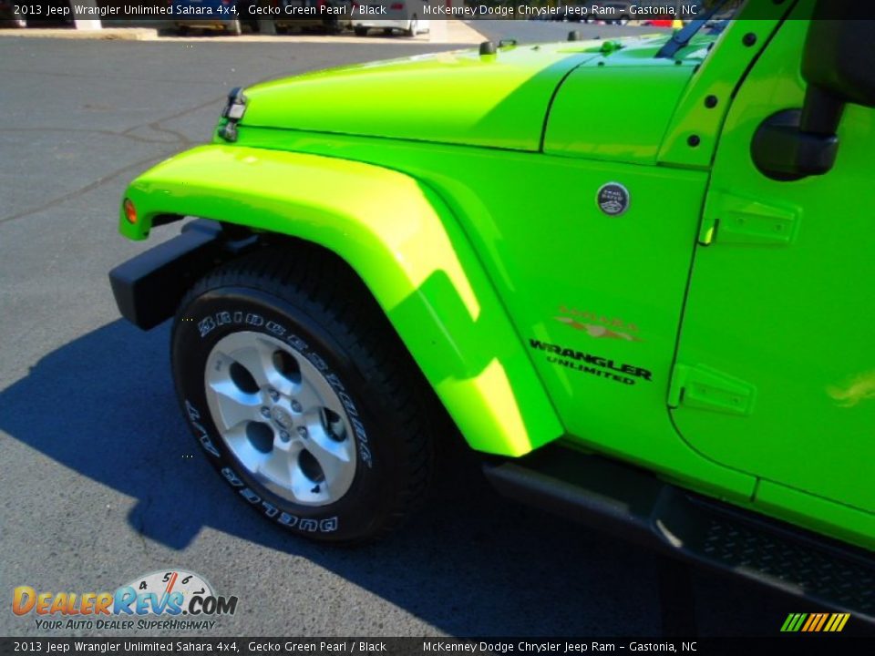 2013 Jeep Wrangler Unlimited Sahara 4x4 Gecko Green Pearl / Black Photo #7