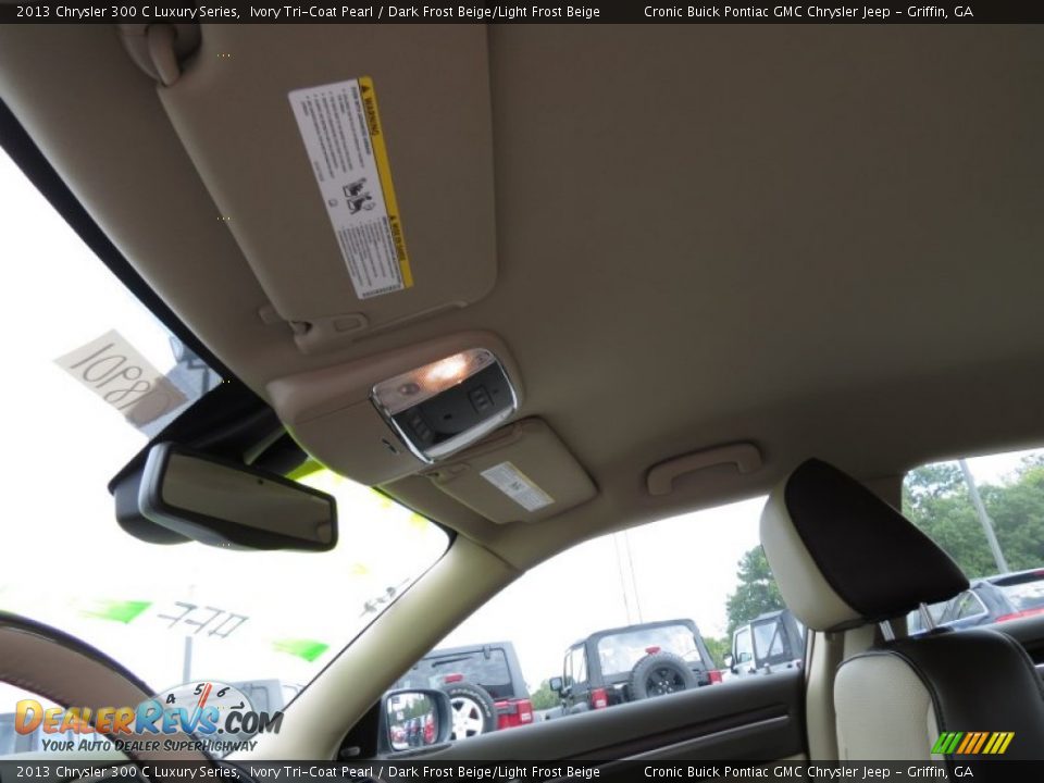 2013 Chrysler 300 C Luxury Series Ivory Tri-Coat Pearl / Dark Frost Beige/Light Frost Beige Photo #11