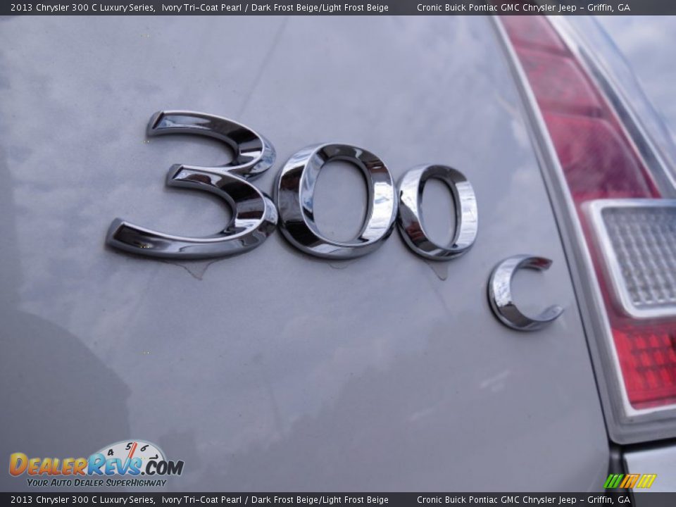 2013 Chrysler 300 C Luxury Series Logo Photo #13