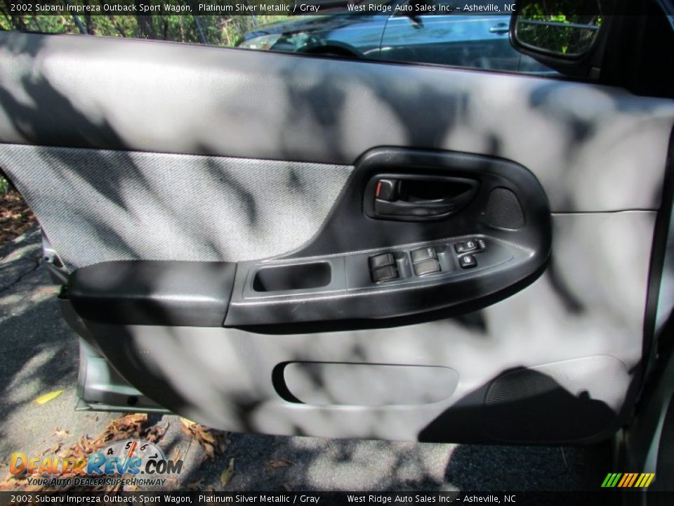 2002 Subaru Impreza Outback Sport Wagon Platinum Silver Metallic / Gray Photo #25