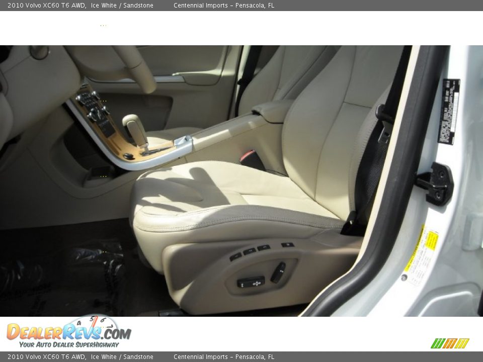 2010 Volvo XC60 T6 AWD Ice White / Sandstone Photo #27