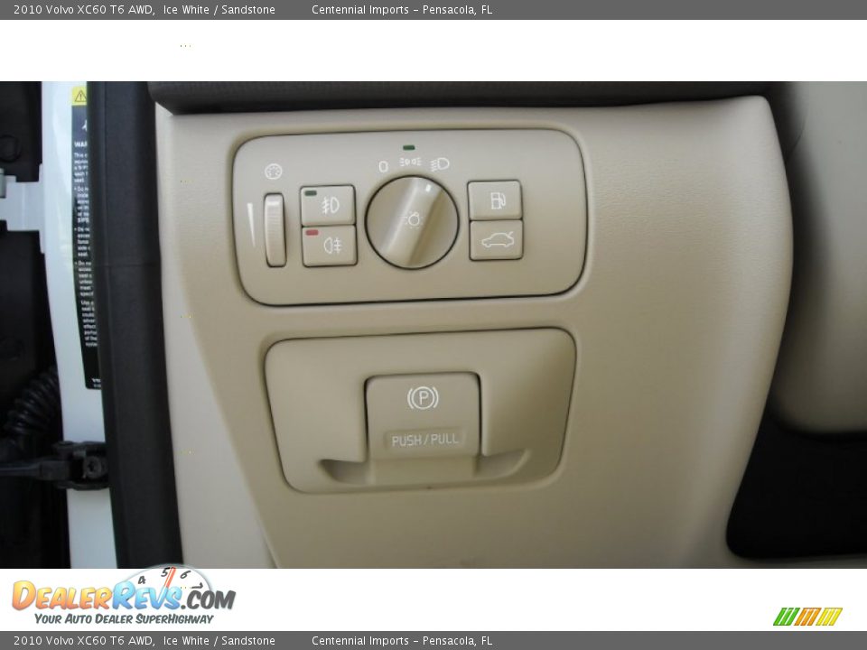 2010 Volvo XC60 T6 AWD Ice White / Sandstone Photo #28