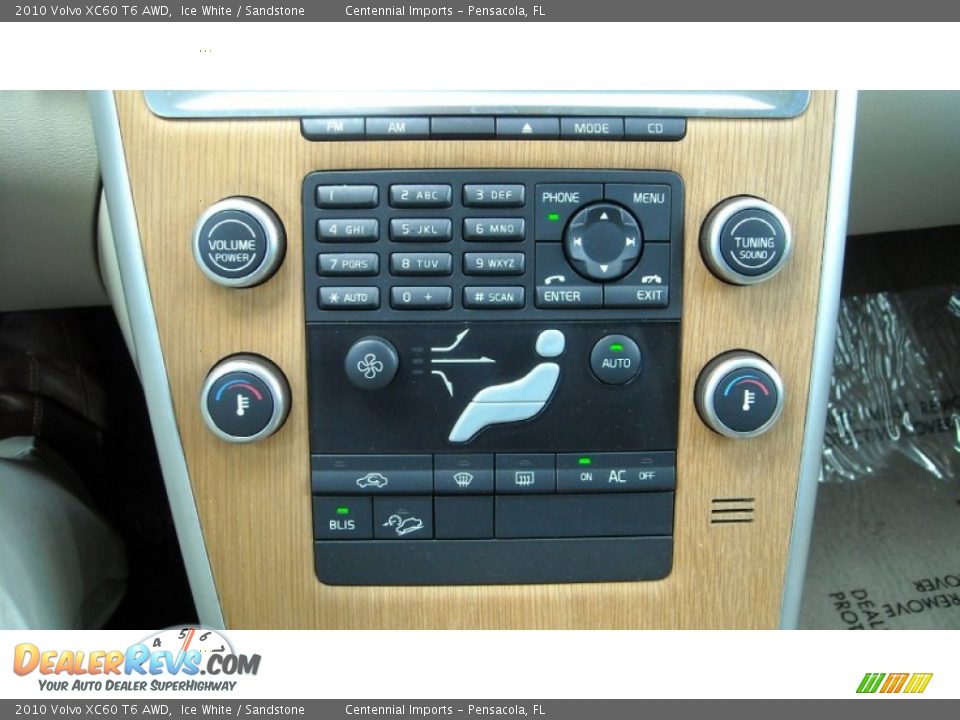 2010 Volvo XC60 T6 AWD Ice White / Sandstone Photo #32