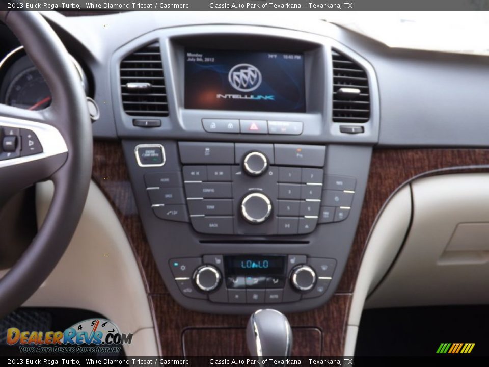 2013 Buick Regal Turbo White Diamond Tricoat / Cashmere Photo #9