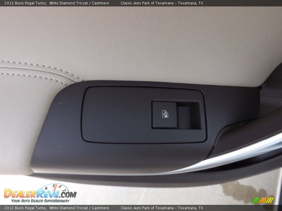 2013 Buick Regal Turbo White Diamond Tricoat / Cashmere Photo #18