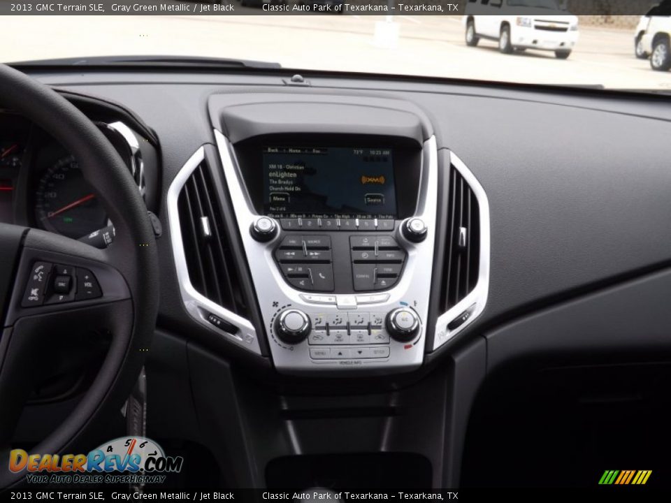Controls of 2013 GMC Terrain SLE Photo #9