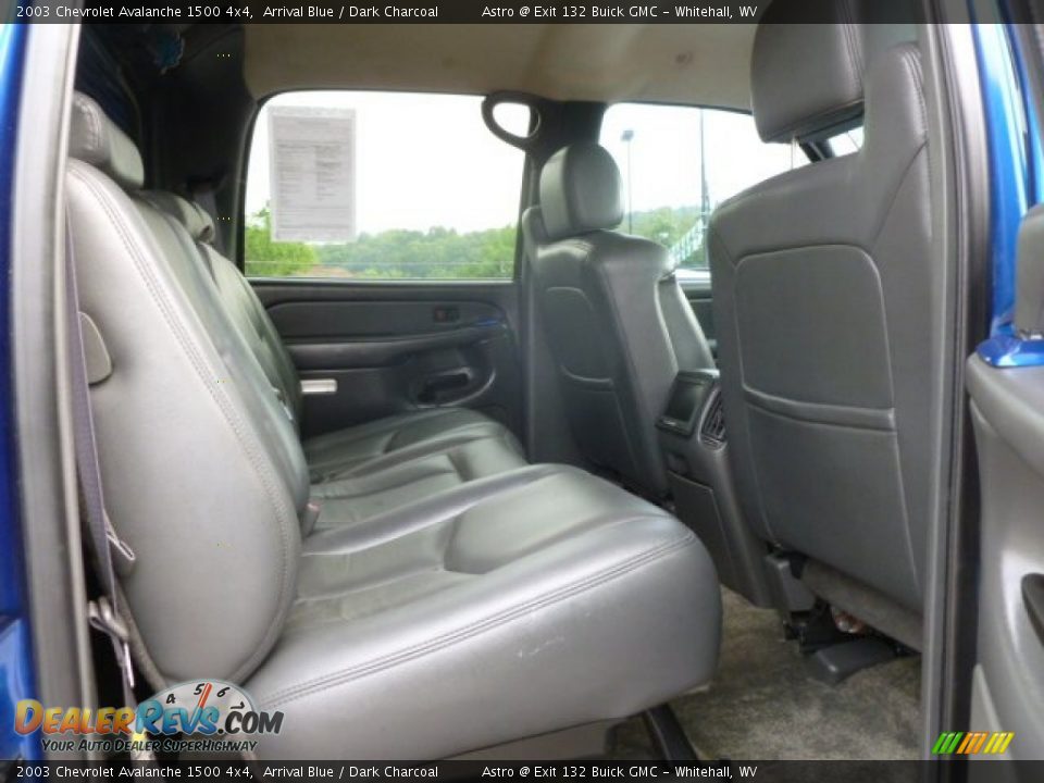 Rear Seat of 2003 Chevrolet Avalanche 1500 4x4 Photo #10