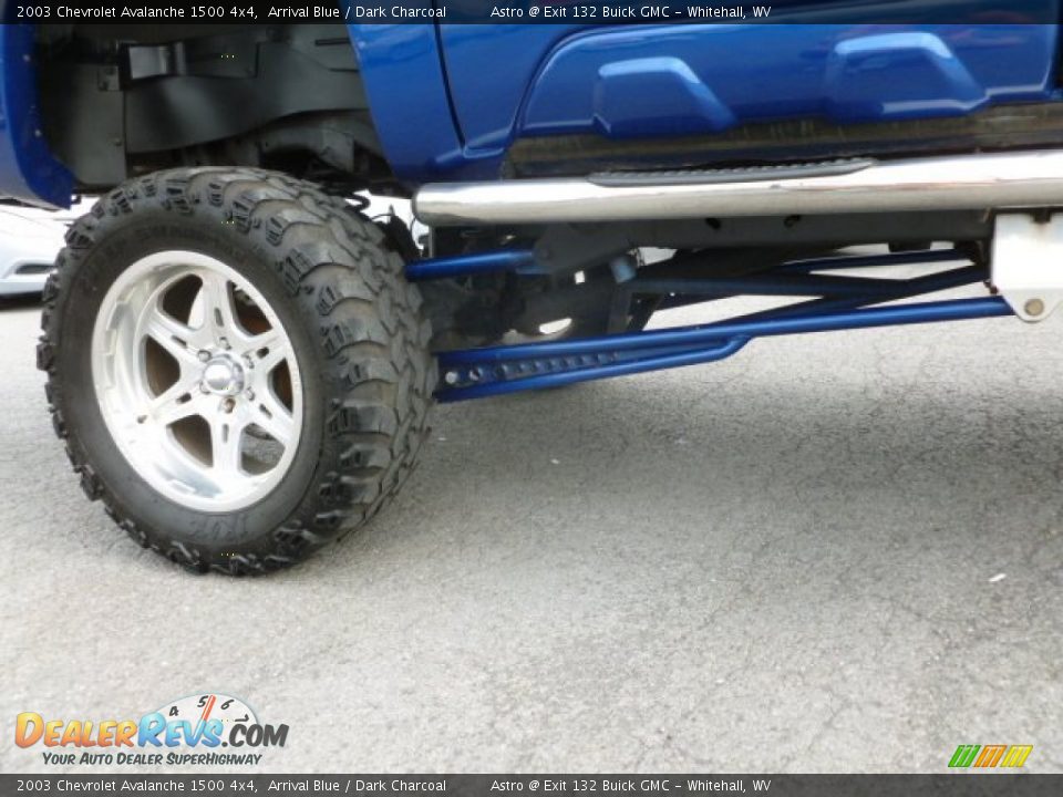 2003 Chevrolet Avalanche 1500 4x4 Arrival Blue / Dark Charcoal Photo #11
