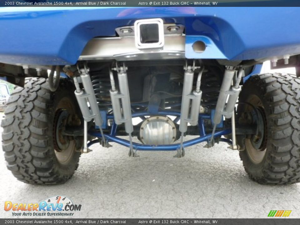 Undercarriage of 2003 Chevrolet Avalanche 1500 4x4 Photo #12