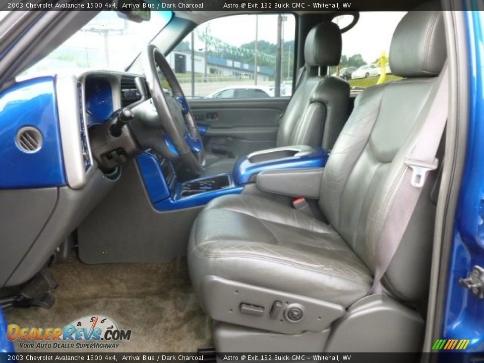 Front Seat of 2003 Chevrolet Avalanche 1500 4x4 Photo #15