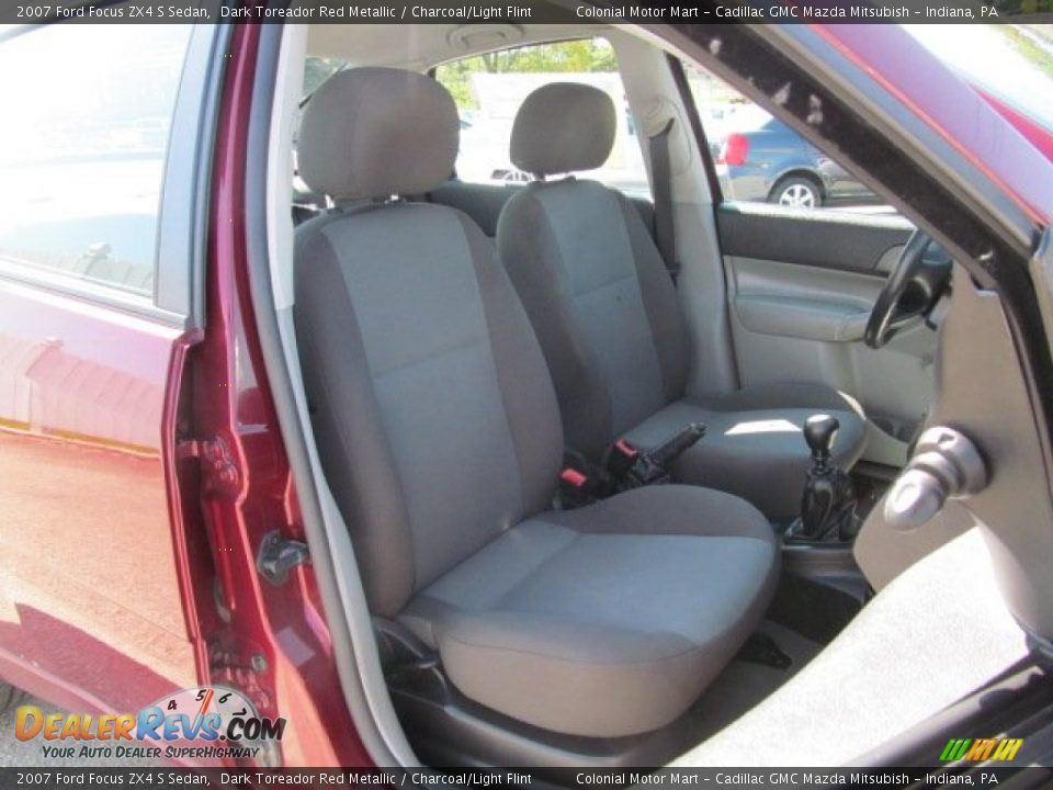 2007 Ford Focus ZX4 S Sedan Dark Toreador Red Metallic / Charcoal/Light Flint Photo #10