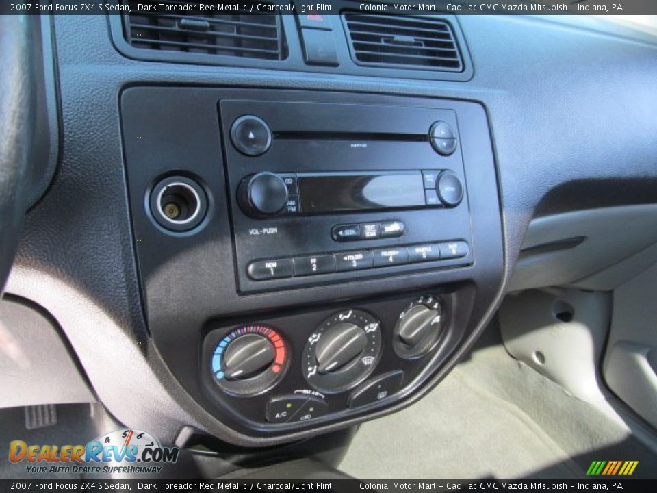 Controls of 2007 Ford Focus ZX4 S Sedan Photo #14