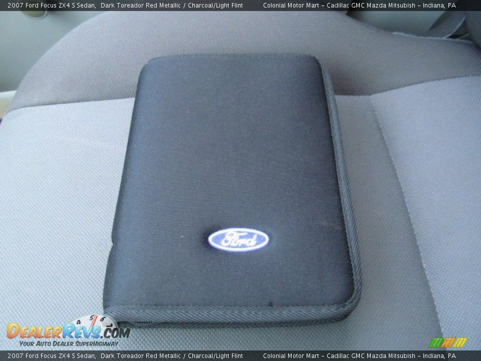 2007 Ford Focus ZX4 S Sedan Dark Toreador Red Metallic / Charcoal/Light Flint Photo #17