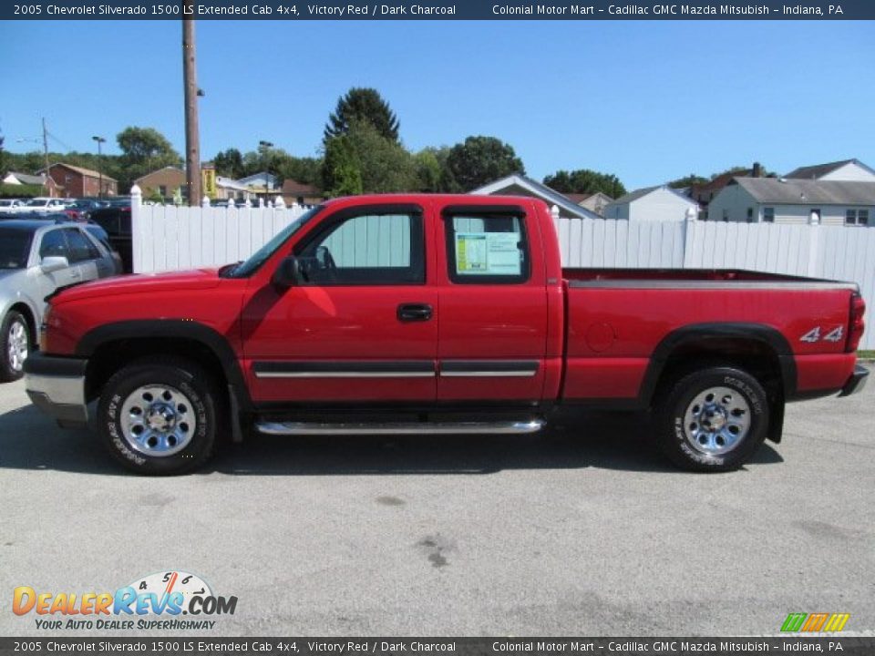 2005 Chevrolet Silverado 1500 LS Extended Cab 4x4 Victory Red / Dark Charcoal Photo #2