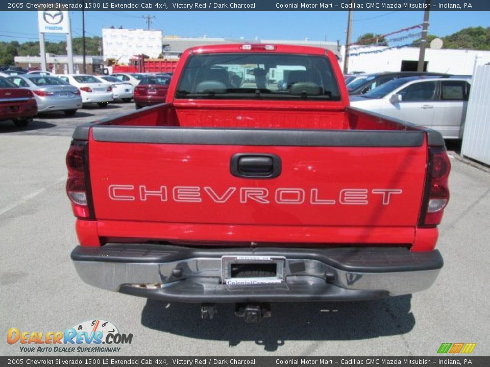 2005 Chevrolet Silverado 1500 LS Extended Cab 4x4 Victory Red / Dark Charcoal Photo #8