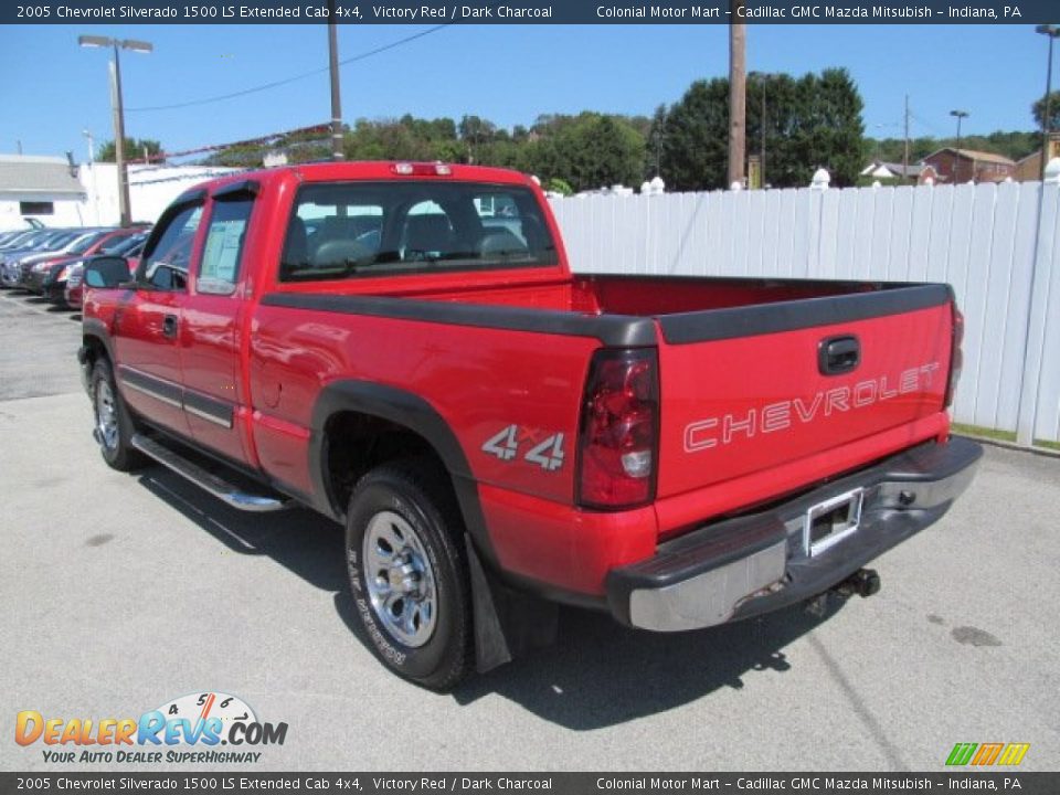 Victory Red 2005 Chevrolet Silverado 1500 LS Extended Cab 4x4 Photo #9