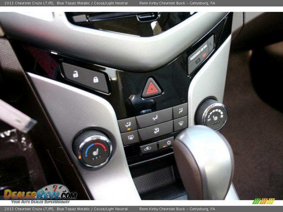 Controls of 2013 Chevrolet Cruze LT/RS Photo #23