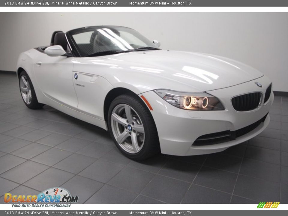 Front 3/4 View of 2013 BMW Z4 sDrive 28i Photo #1