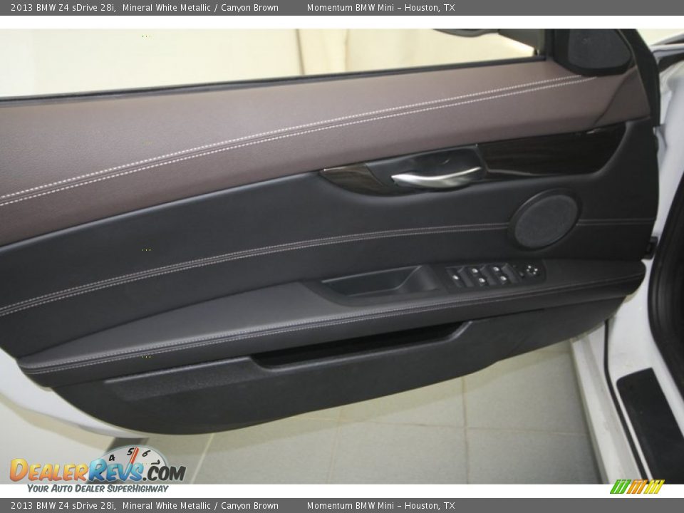 Door Panel of 2013 BMW Z4 sDrive 28i Photo #13