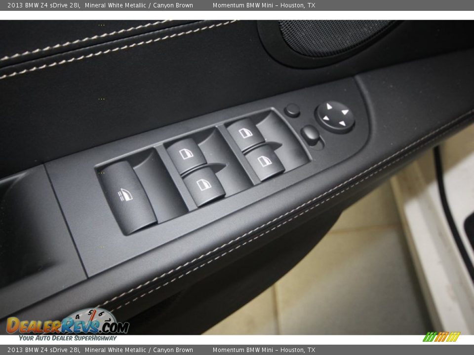 Controls of 2013 BMW Z4 sDrive 28i Photo #14