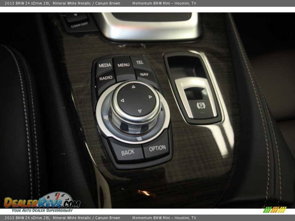 Controls of 2013 BMW Z4 sDrive 28i Photo #20