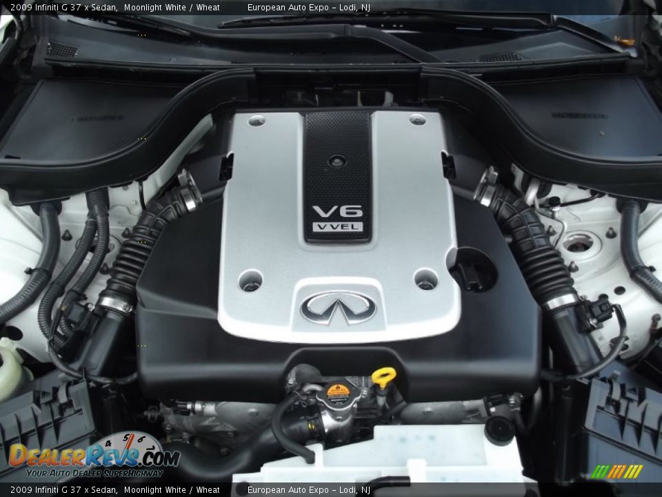 2009 Infiniti G 37 x Sedan Moonlight White / Wheat Photo #10
