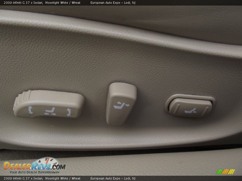 2009 Infiniti G 37 x Sedan Moonlight White / Wheat Photo #19