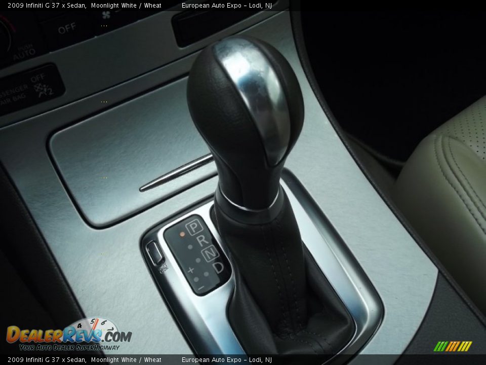 2009 Infiniti G 37 x Sedan Moonlight White / Wheat Photo #27