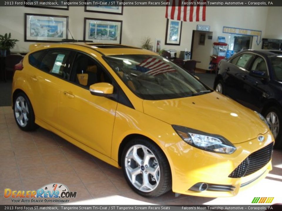 Front 3/4 View of 2013 Ford Focus ST Hatchback Photo #2