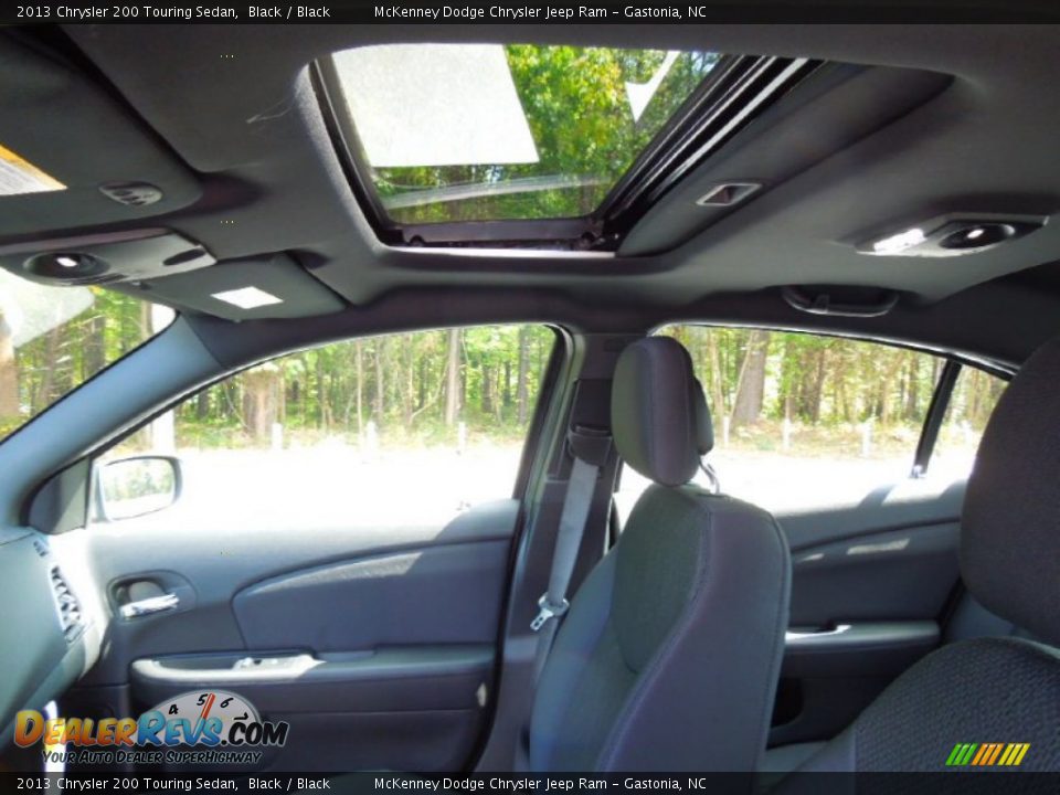 2013 Chrysler 200 Touring Sedan Black / Black Photo #11