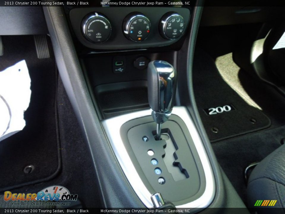 2013 Chrysler 200 Touring Sedan Black / Black Photo #12